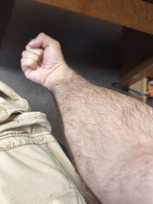 Put an IT guy to work doing manual labor and his arms get kinda veiny