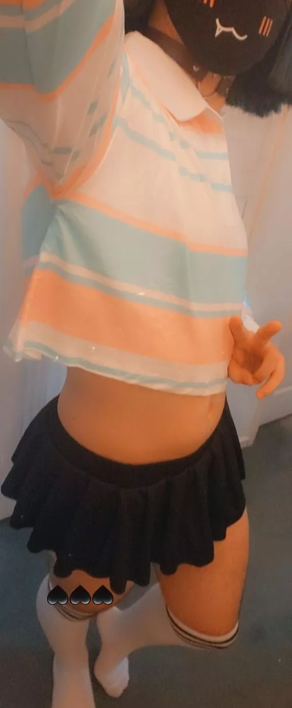 Rain drop, crop top...