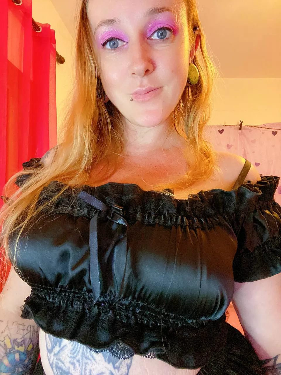 Red-haired girls are beautiful, I think.