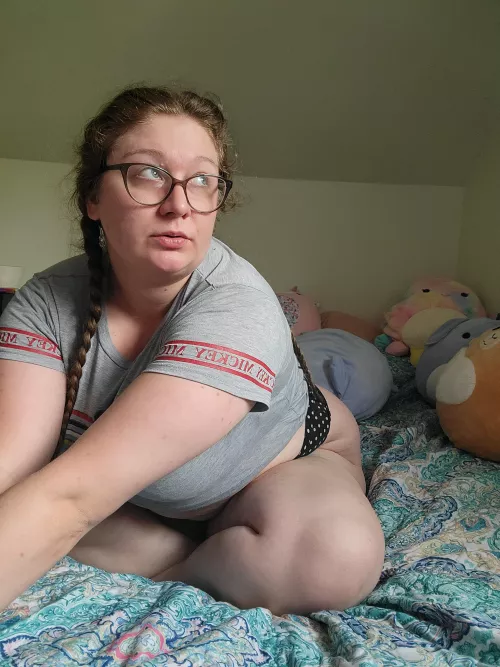 Slow day at work. I'll be in and out of my inbox all day if you wana chat. 😇