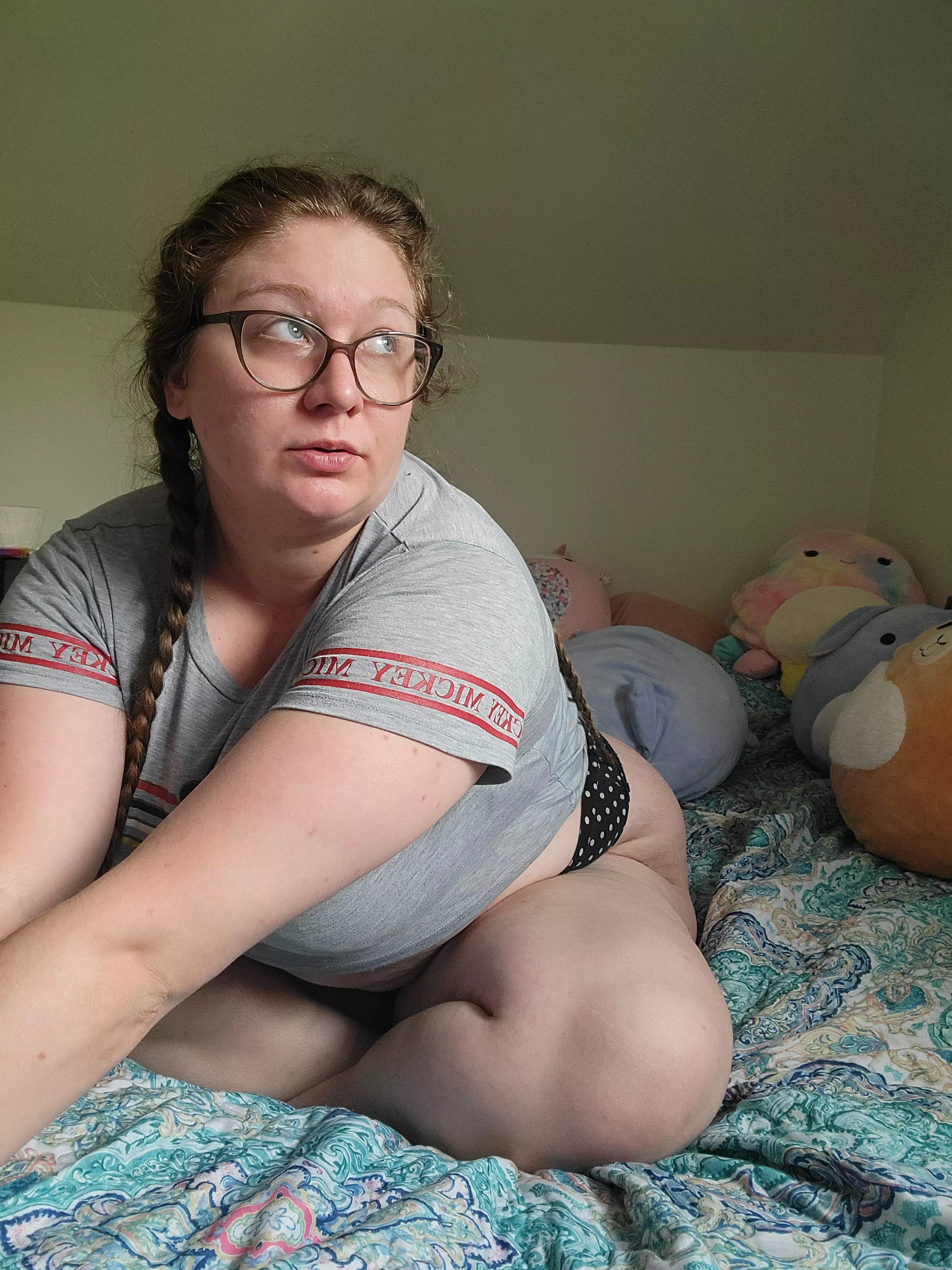 Slow day at work. I'll be in and out of my inbox all day if you wana chat. 😇