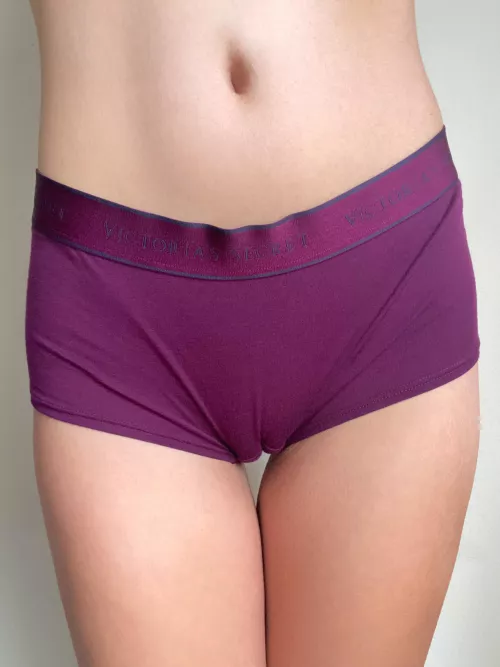 Squeezing those legs together… 😜