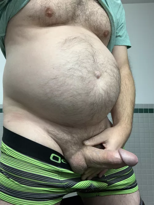 The bathroom chronicles : This body needs explored :)