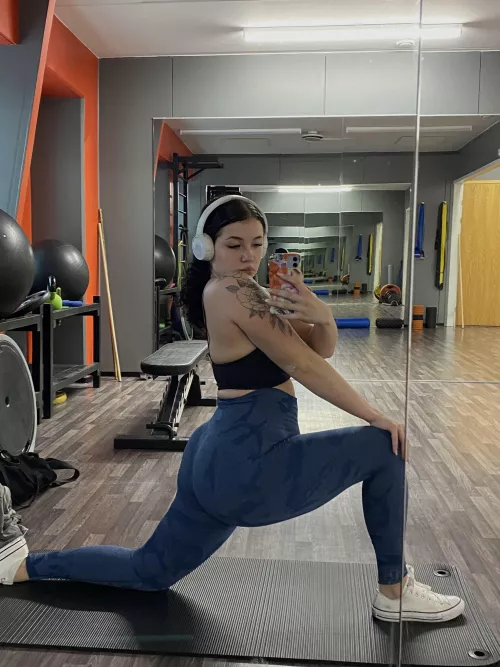 Wanna workout with me?😘