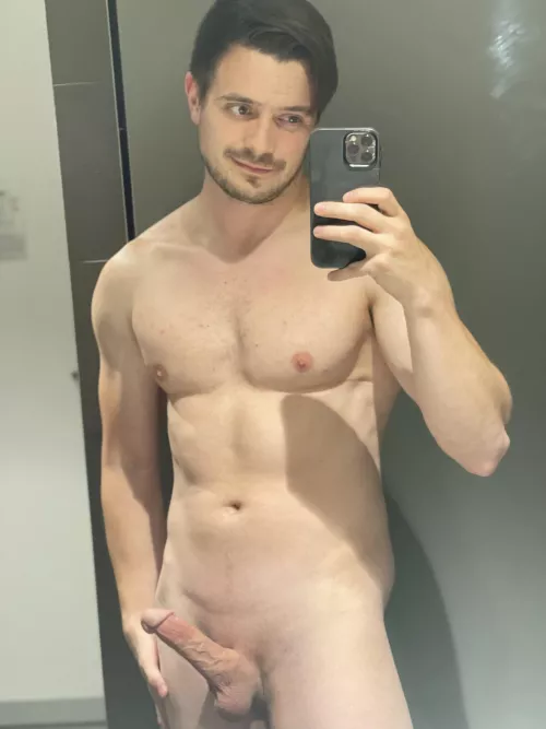 Who wants to be my playtoy ;)