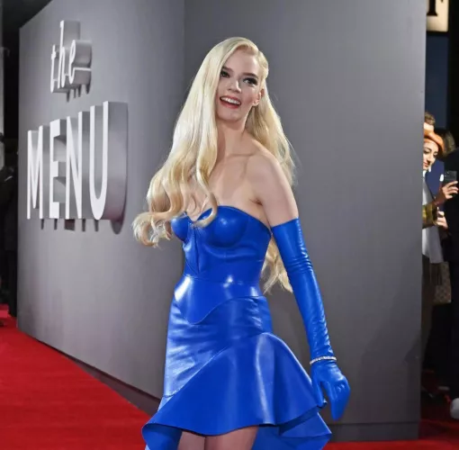 Who wants to watch me cum for Anya Taylor Joy?