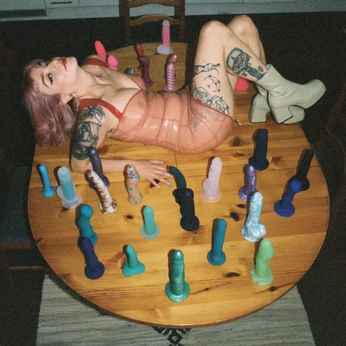 Are you ready to get locked and obey mommy as your new keyholder?