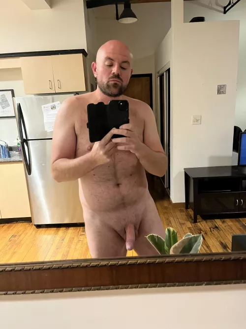 Chub a dub dub one man looks a porn hub. And then gets hard.