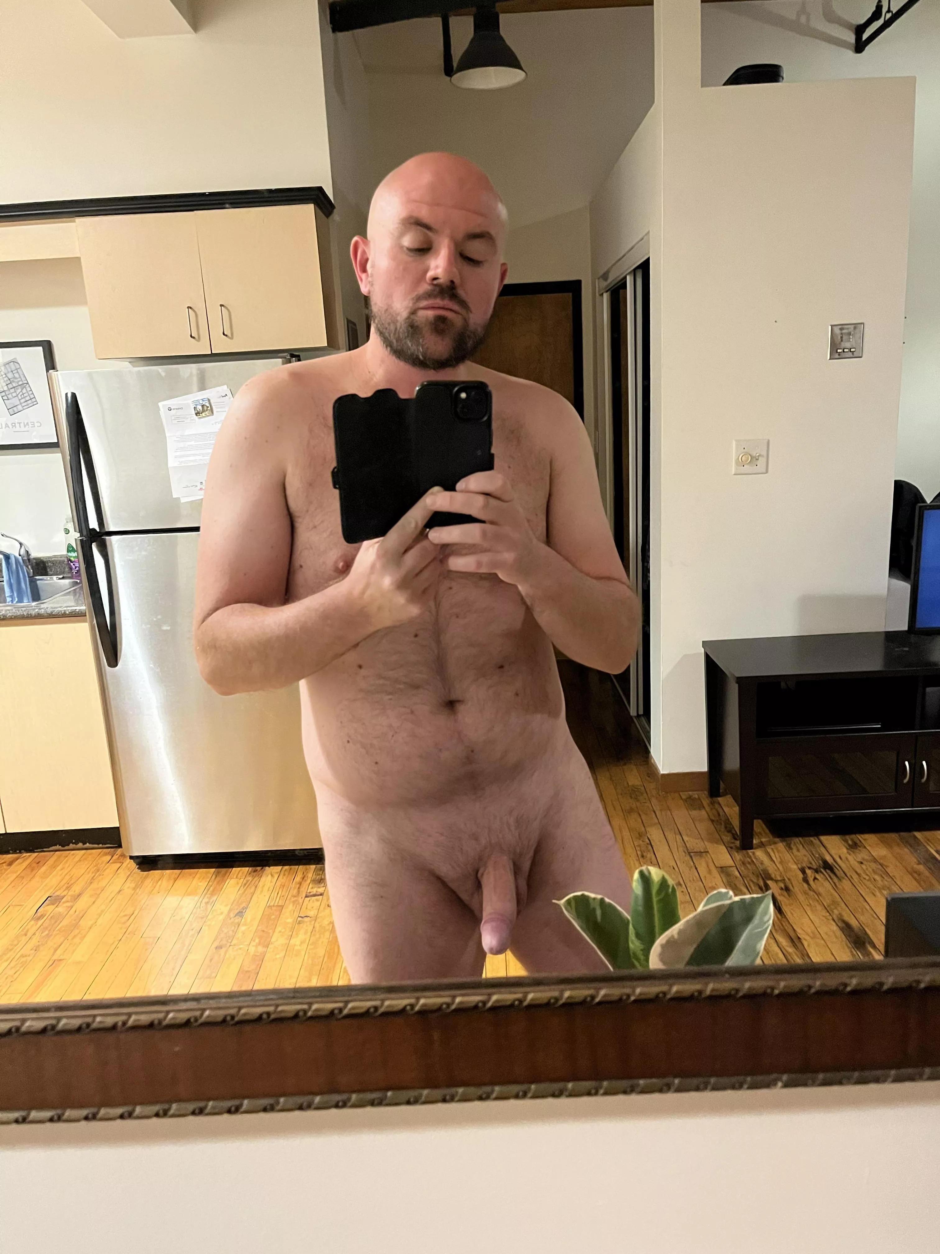 Chub a dub dub one man looks a porn hub. And then gets hard.