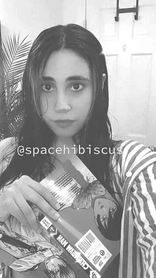 come read chainsaw man with me 🫶🏼& tell me how much you want to cop a feel like Denji 🤧