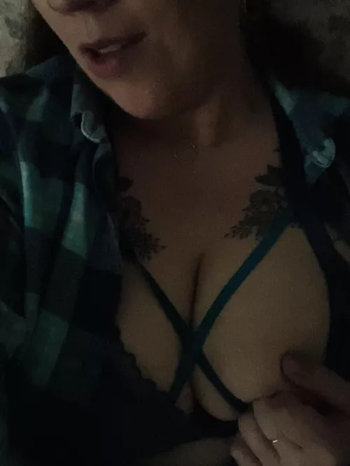 Dressed up like a good fuck dolly under my clothes today 😉 Let me be your good lil cumslut😻