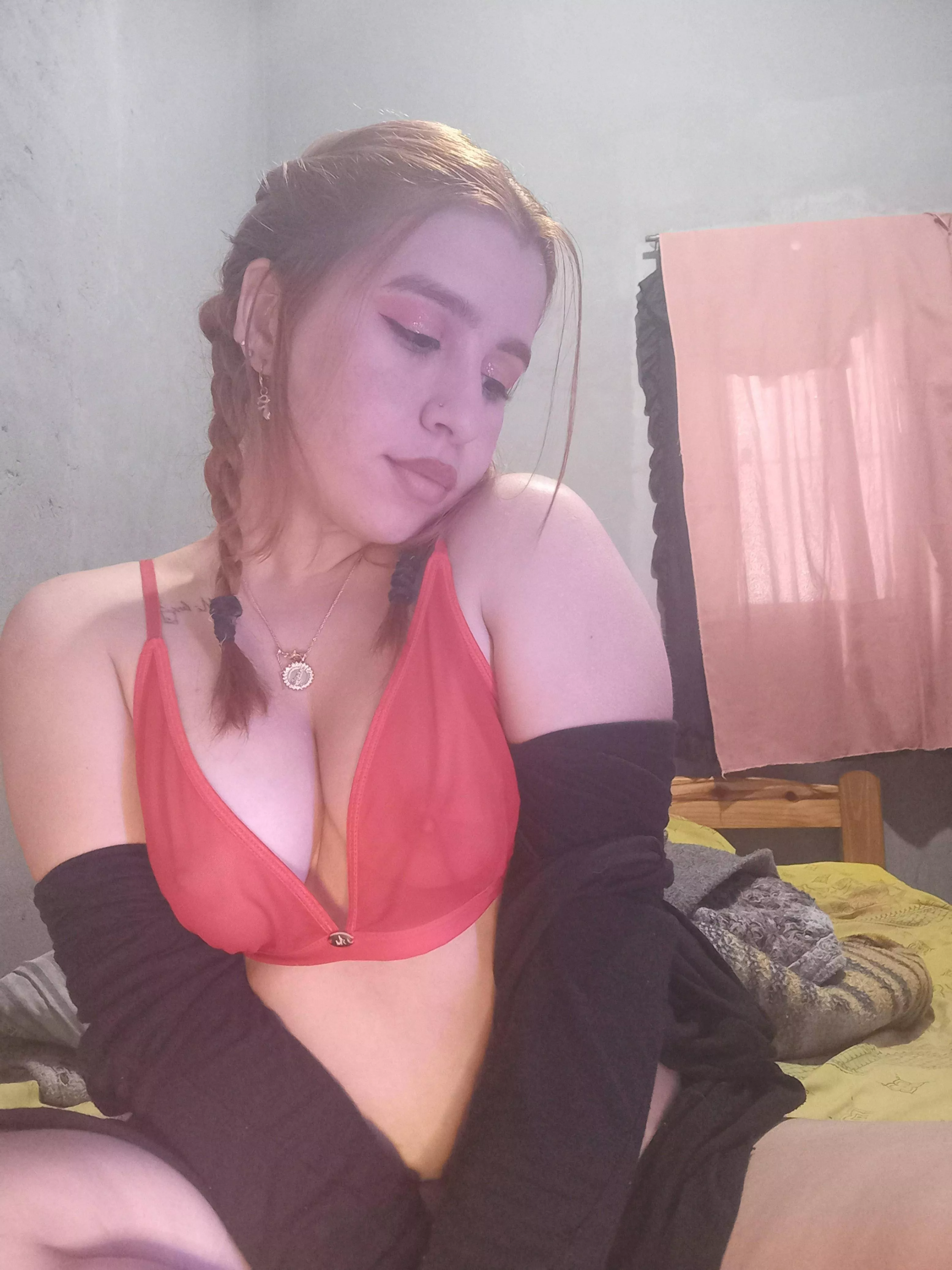 Honey i feel alone..