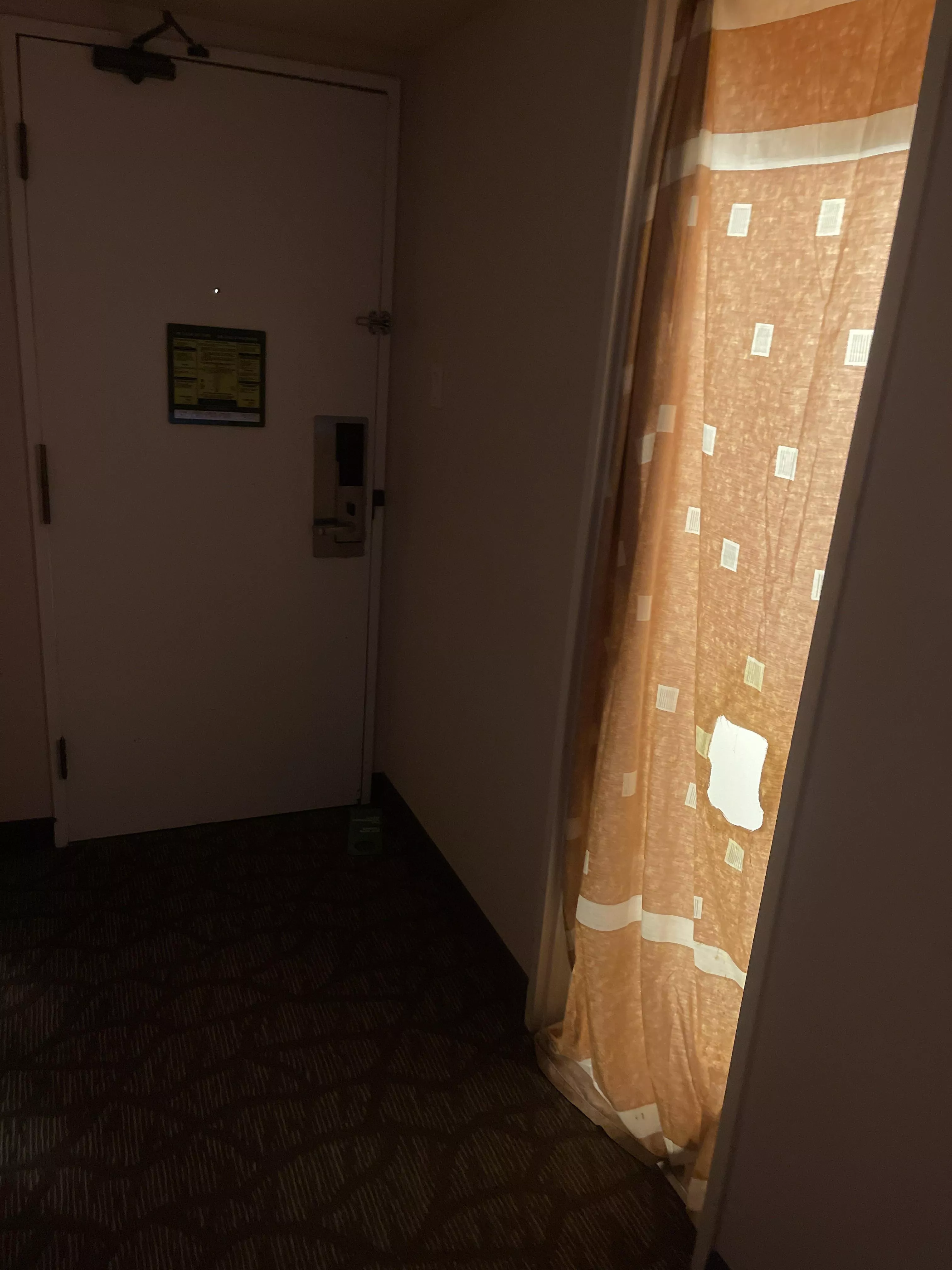 Hotel Gloryhole in Toronto. Easy in and out access.