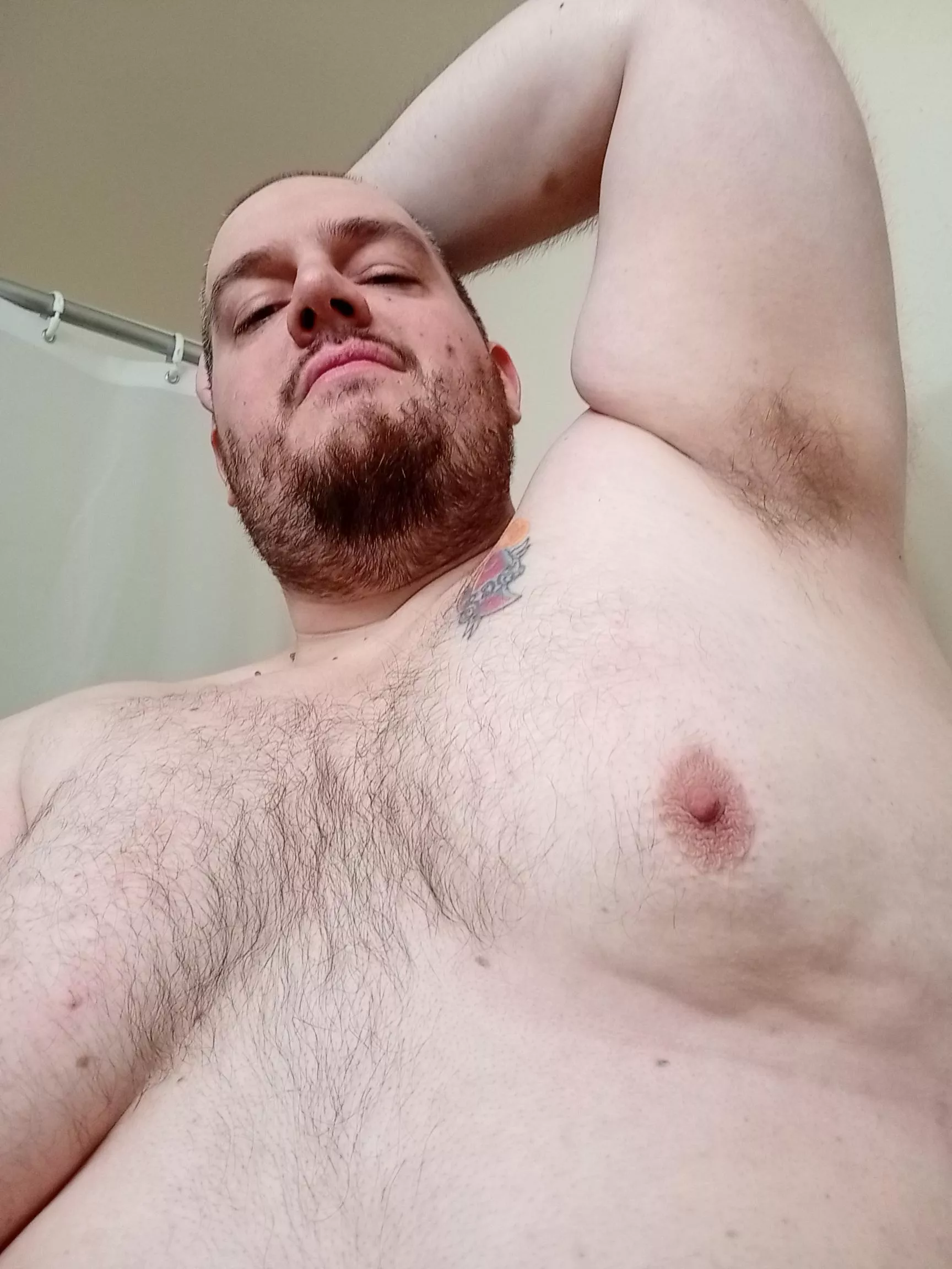 i need someone's face in my pits right now.