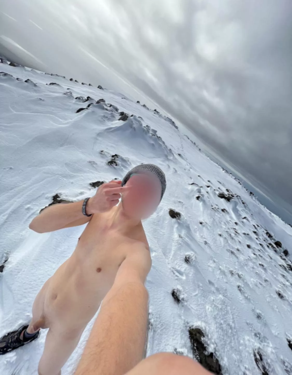 Just in my birthday suit on top of a mountain during winter ❄️ 🍆