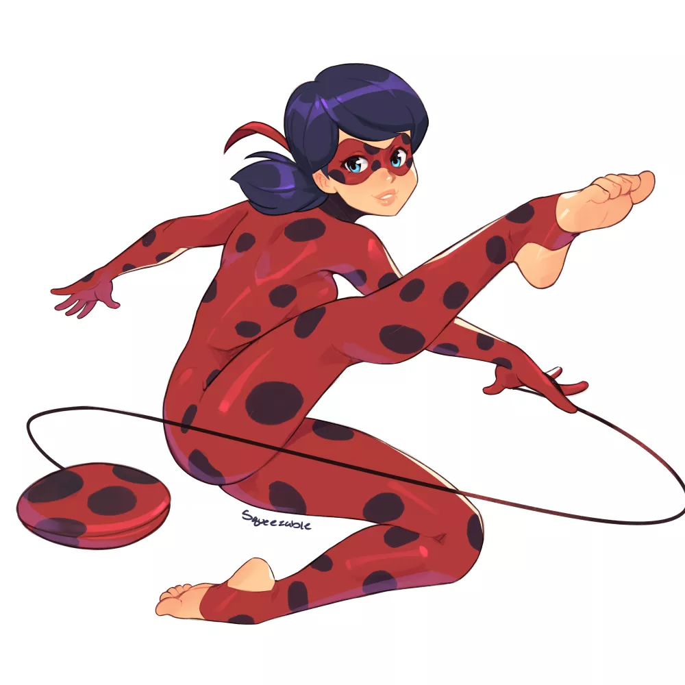 Ladybug Strikes (Squeezable) [Miraculous Ladybug]