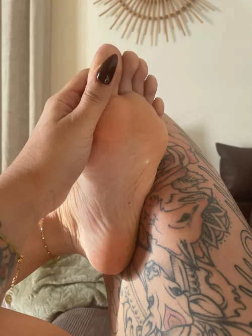 Look this gorgeous feet ❤️