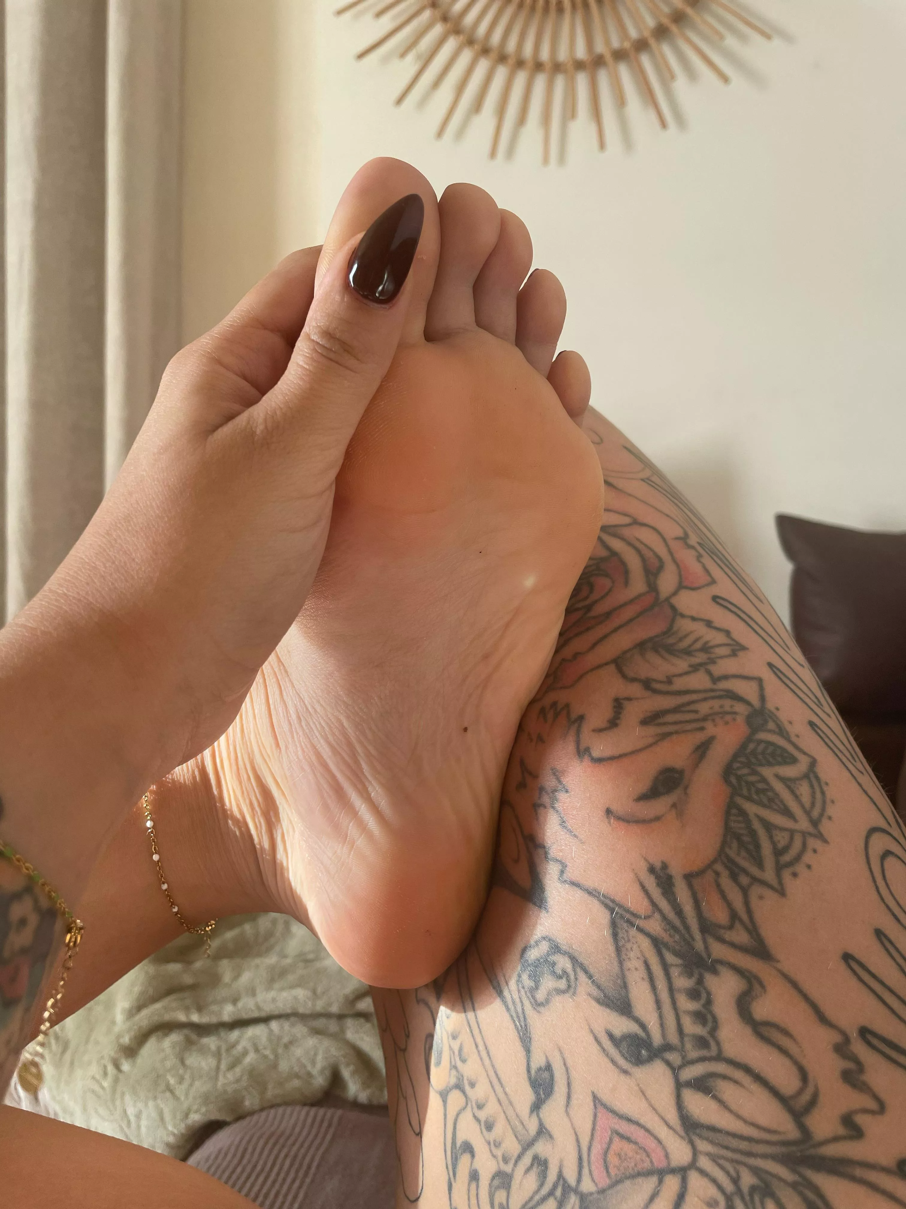 Look this gorgeous feet ❤️