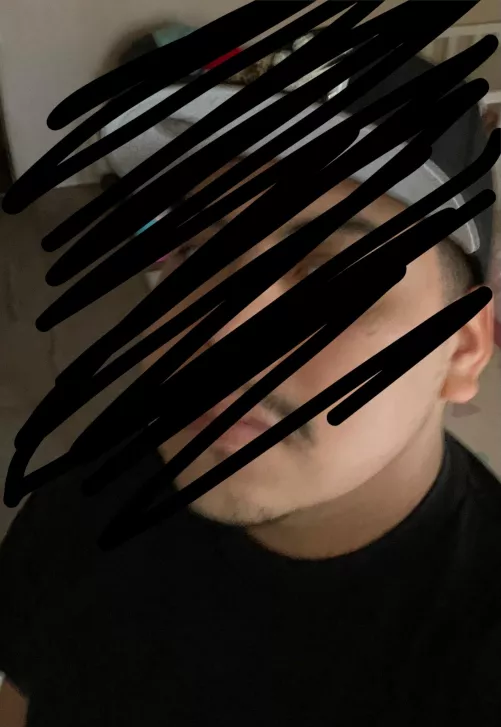 M4F #OC 25 yr old cub looking for older women or cougars 😛 msg me for more pictures