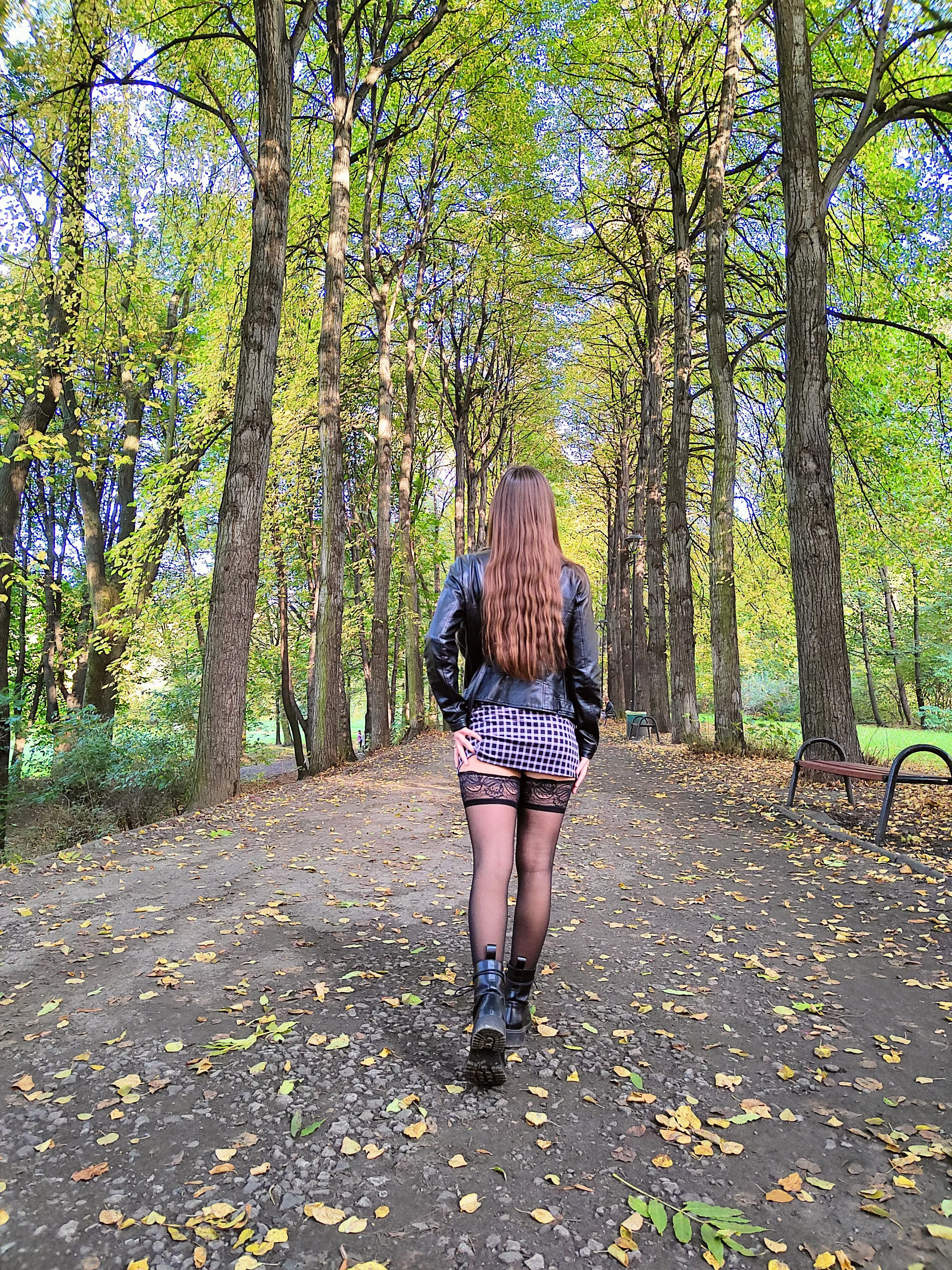 no panties in public park