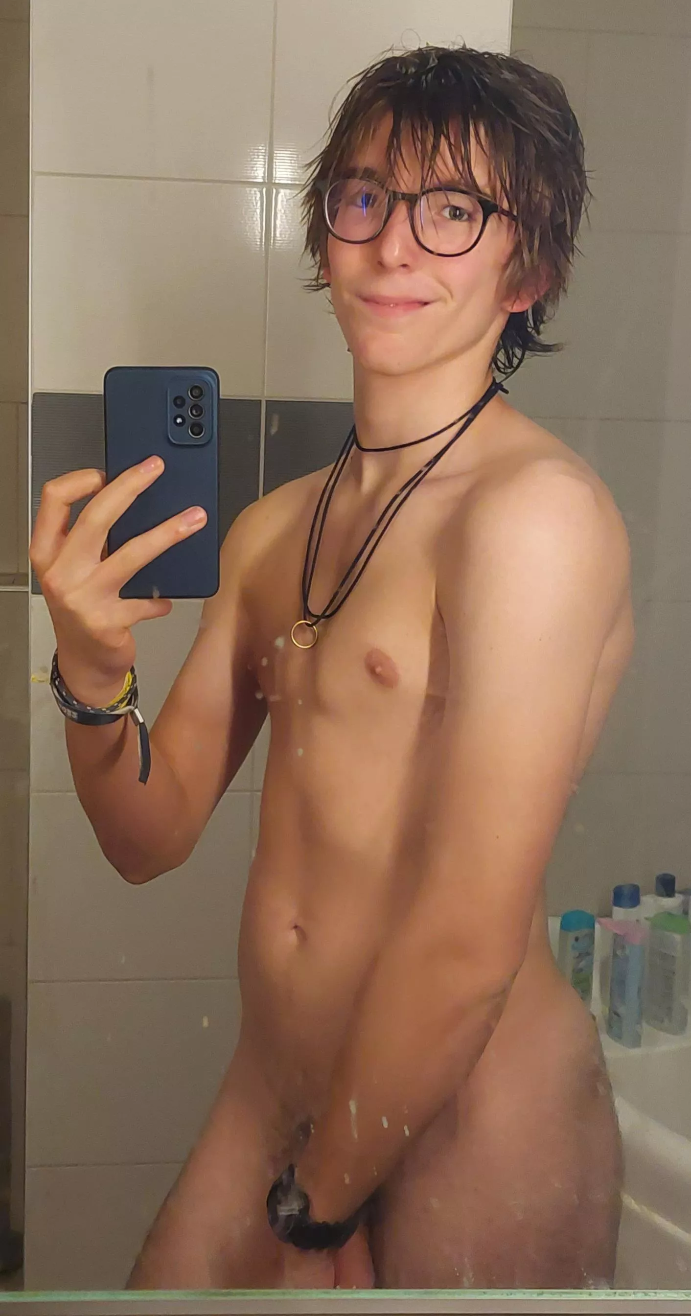 nothing better than a steamy shower :33