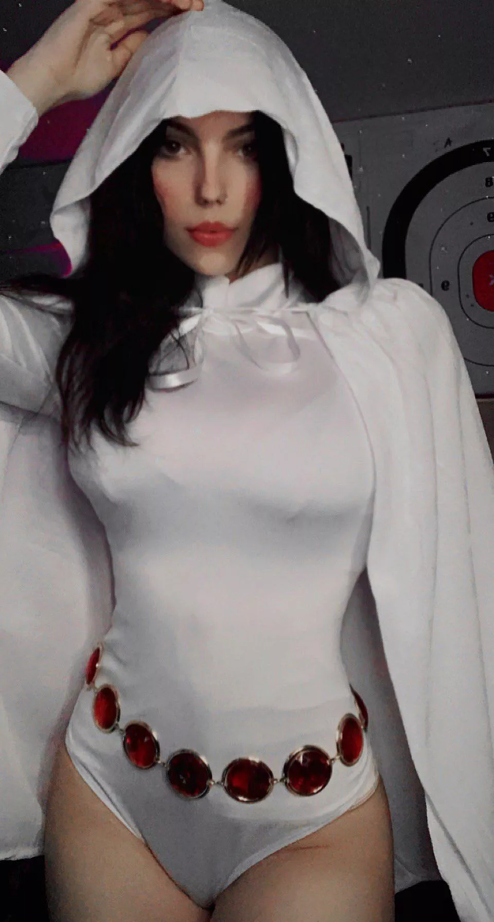 Raven looking for her beast boy (babyblueminx)