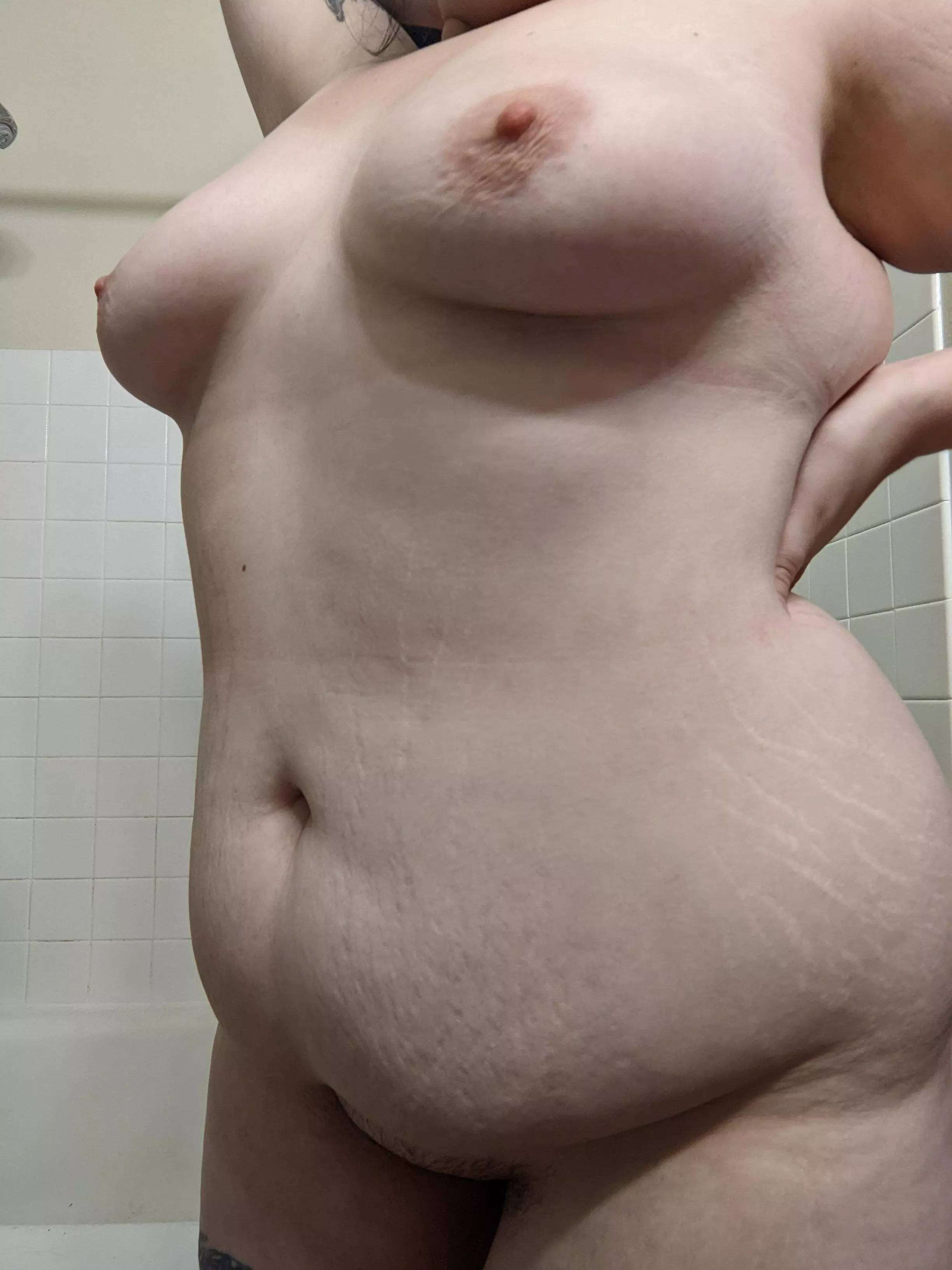 Showing love for my belly , stretch marks and all <3