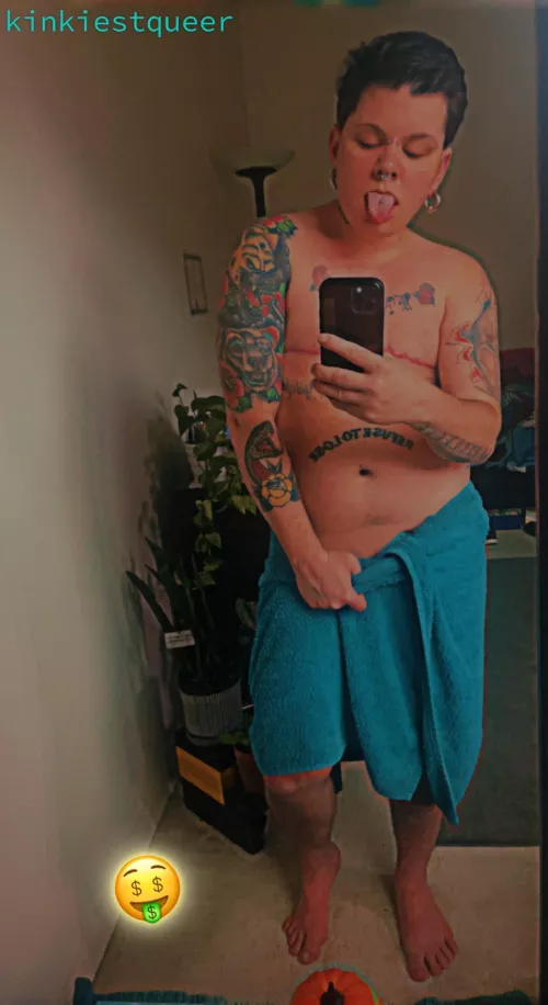 Take off my towel and.. 😈