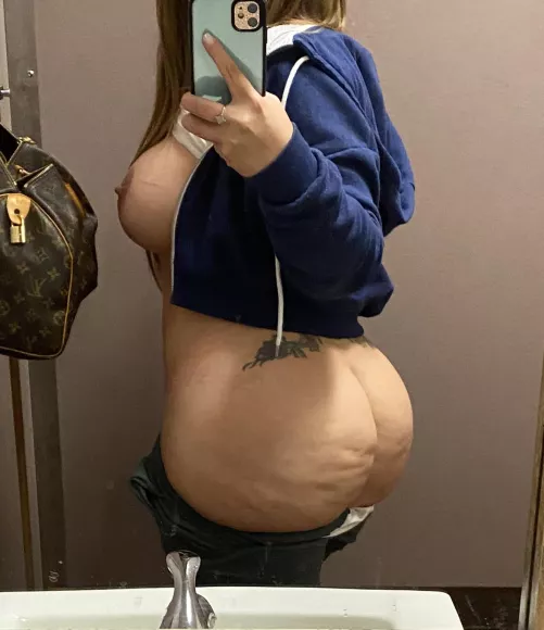 Thick Thursdays (f) (oc)