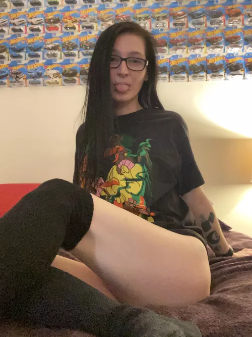 Thigh highs stay on when we’re fucking 😘