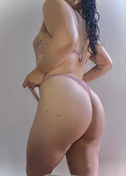 Thong Thursday anyone? 😏