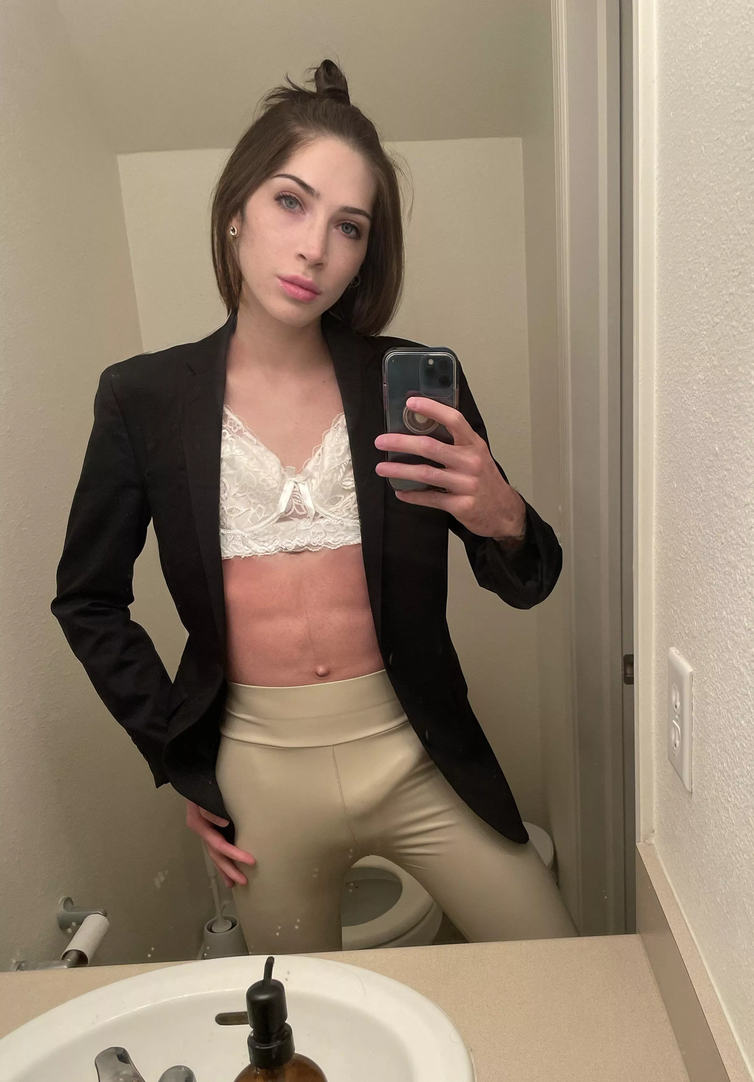 Wanna come to work with me? 😘