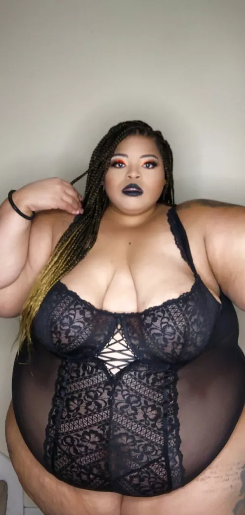 wanna see more of me check out my bio 😘😘