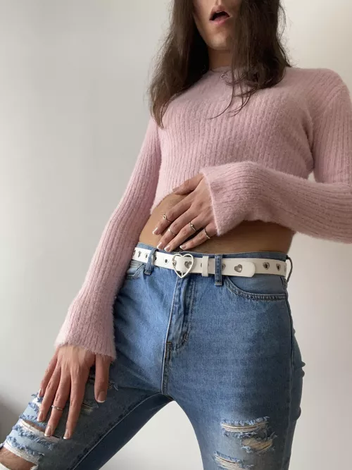 What do you think about my bulge?? 🤭🌸