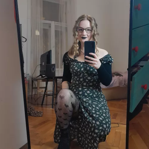 Who needs to see anyway, when you can touch