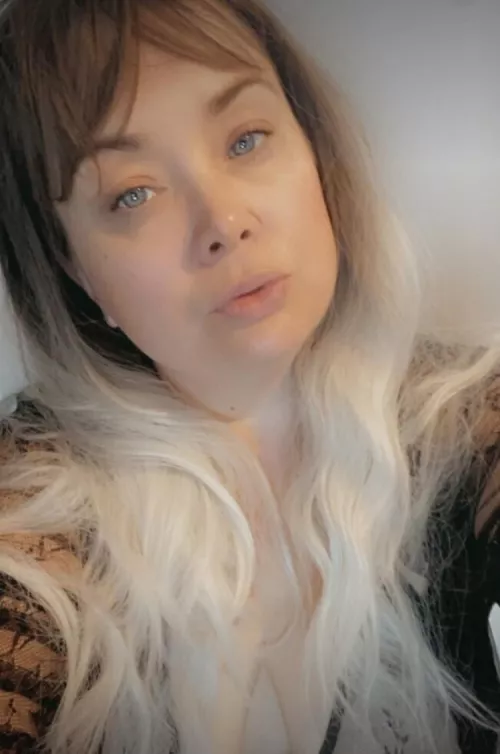 Would you still 🍆💦 if I just woke up, hair a mess, no makeup on with sleepy eyes?