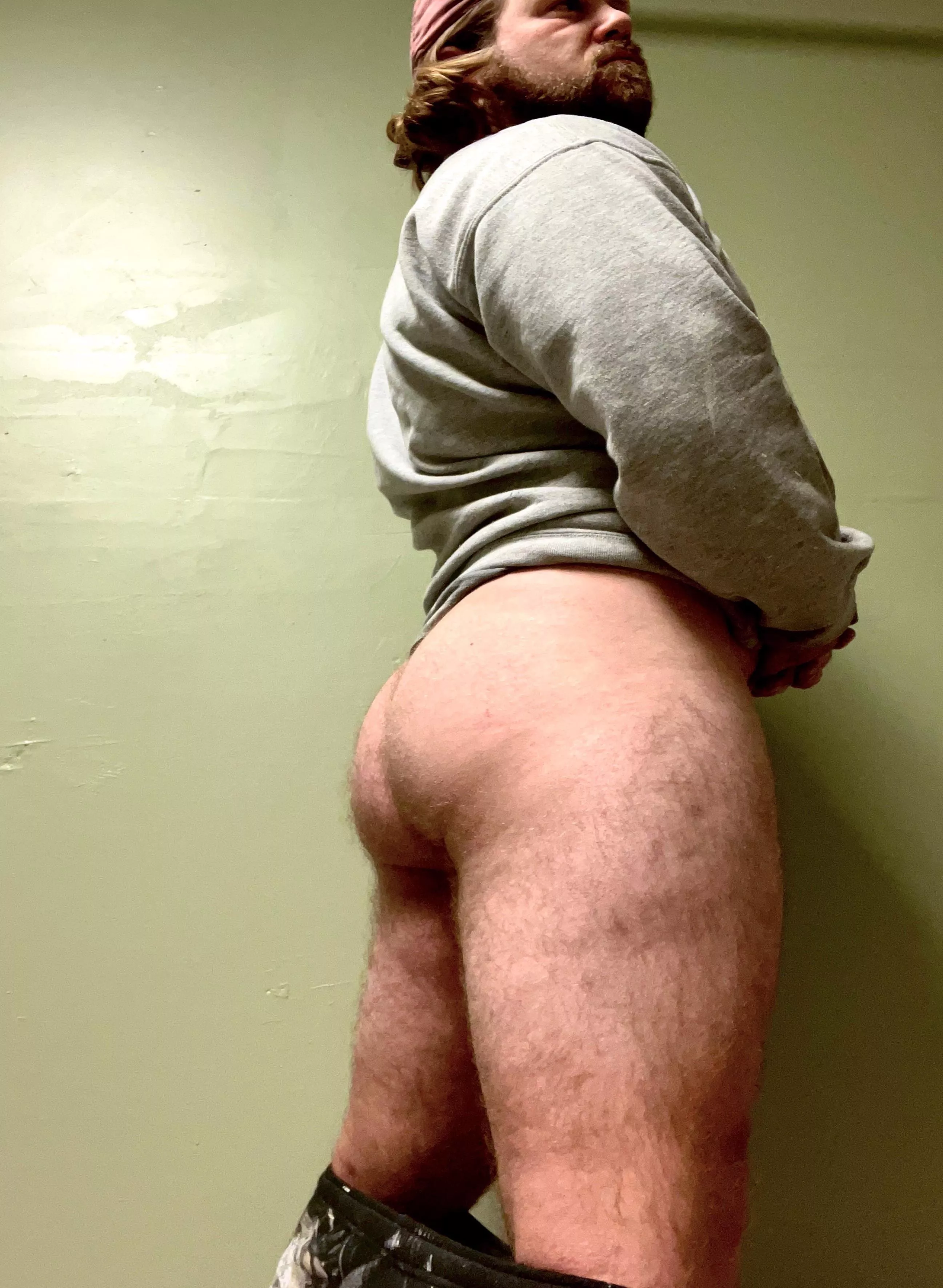 Your rimjob tutor is here