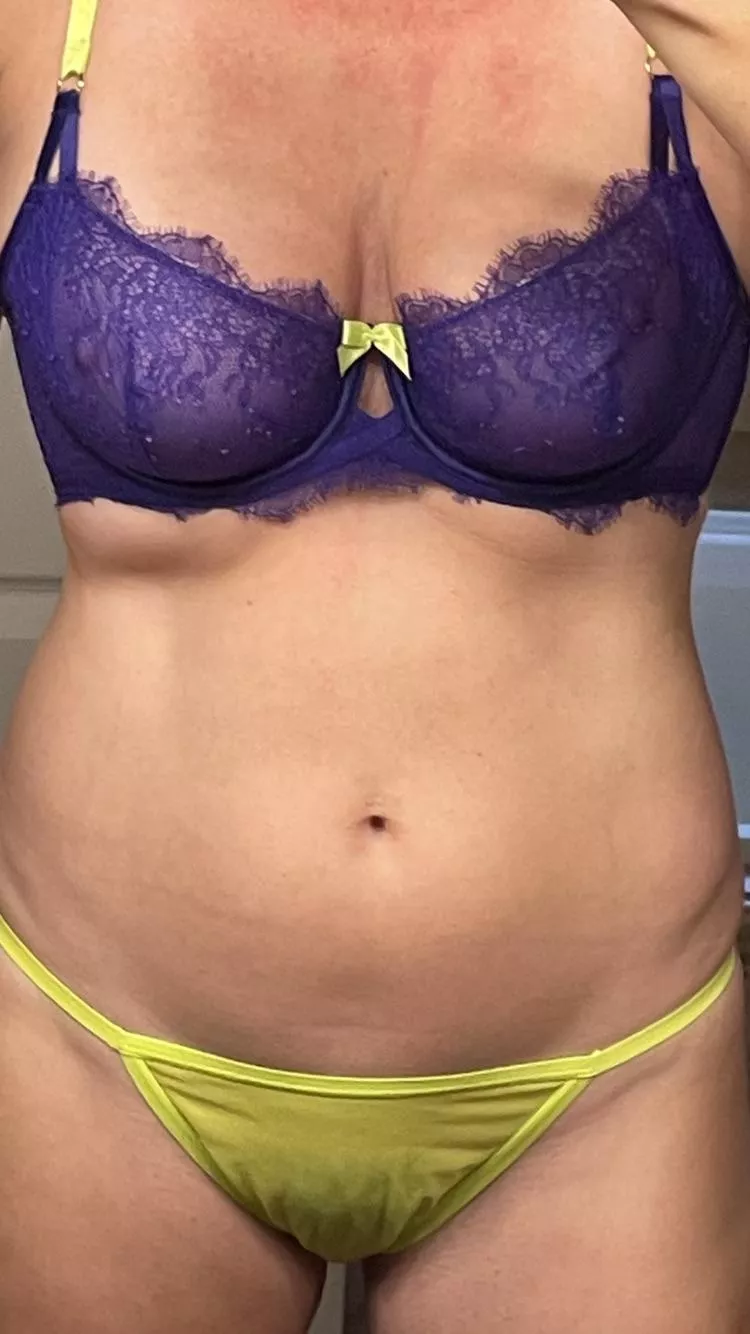 11/12/22 - VS sheer grape lace w/ sheer lime string (NSFW) 🍇