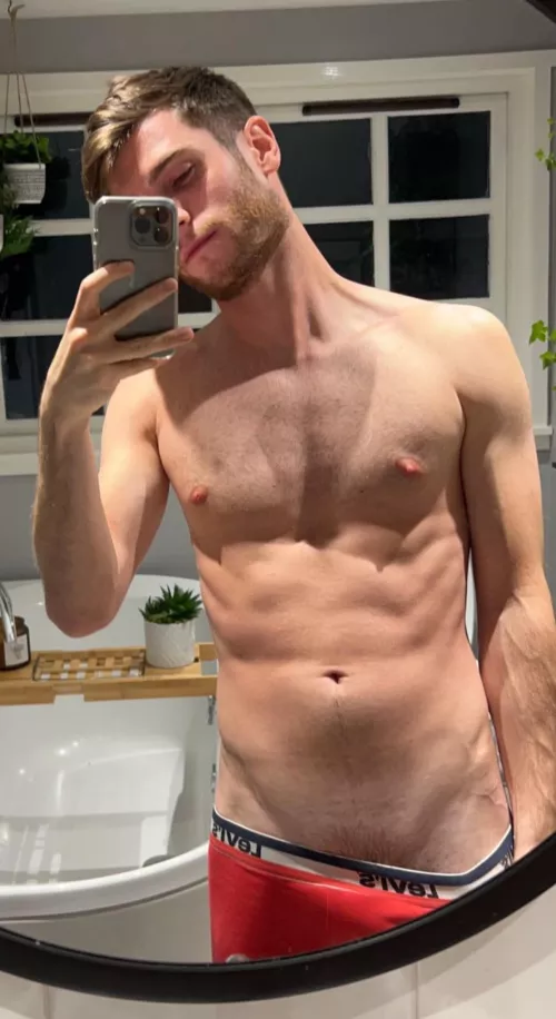 28 from Scotland, major sleepy Saturday vibes