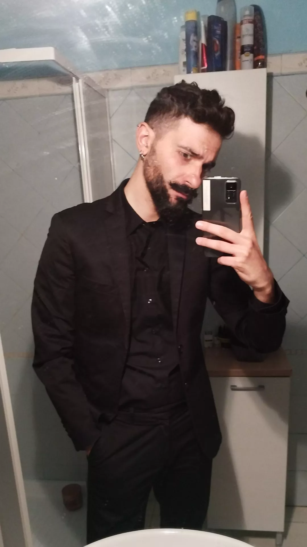 28 Italian. write me guys