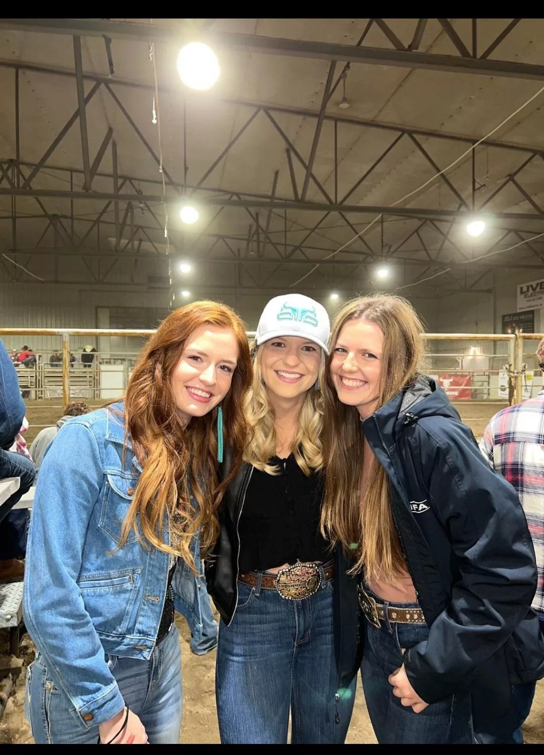 3 sexy country ladies