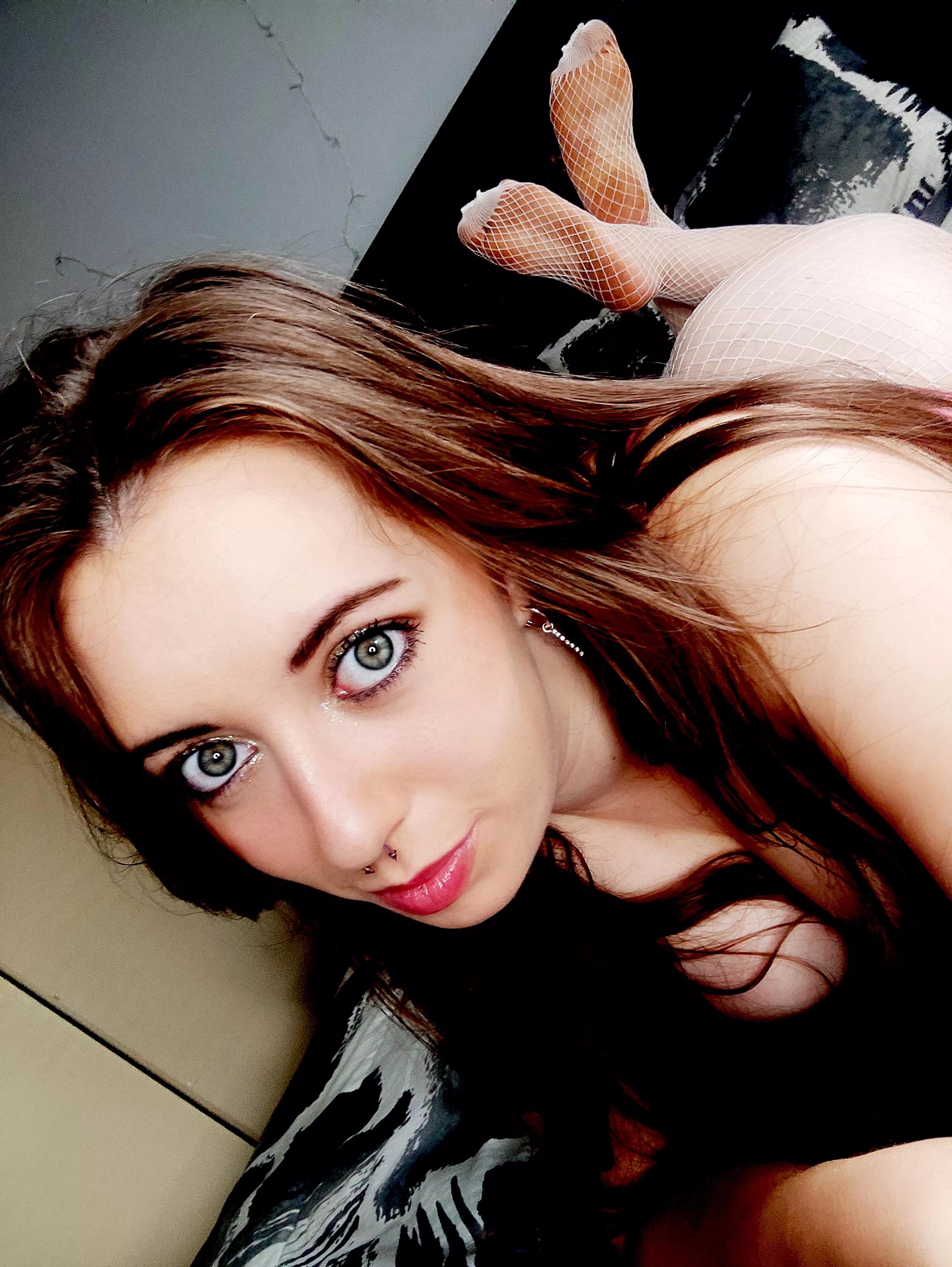 A cheeky selfie to start off the weekend [F22]