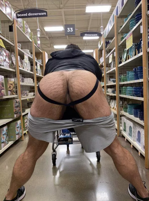 Aisle 33