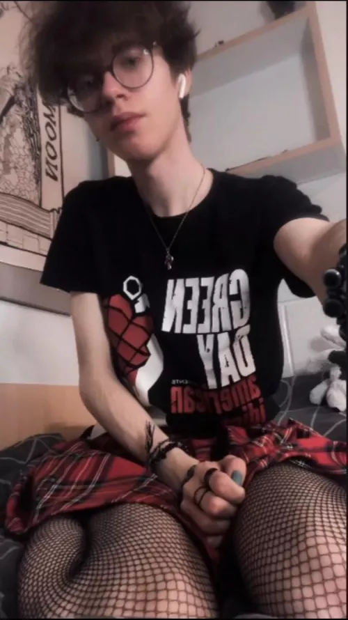 Anybody wanna cuddle and watch Adventure Time?