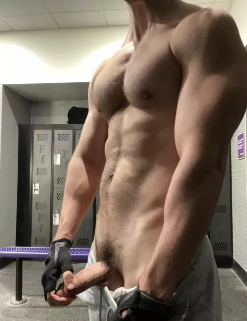 Anyone else get hard after lifting?