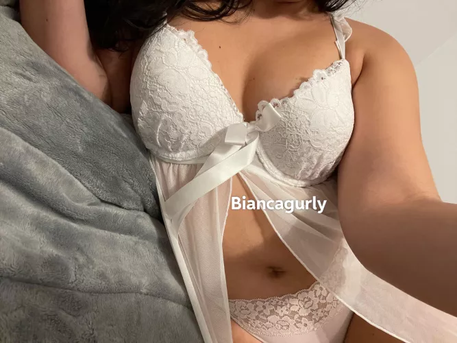 Bianca (@biancagurlyy) [Instagram]