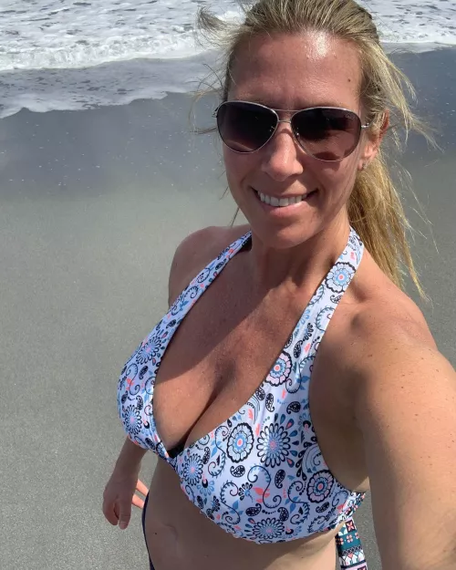 Bikini milf