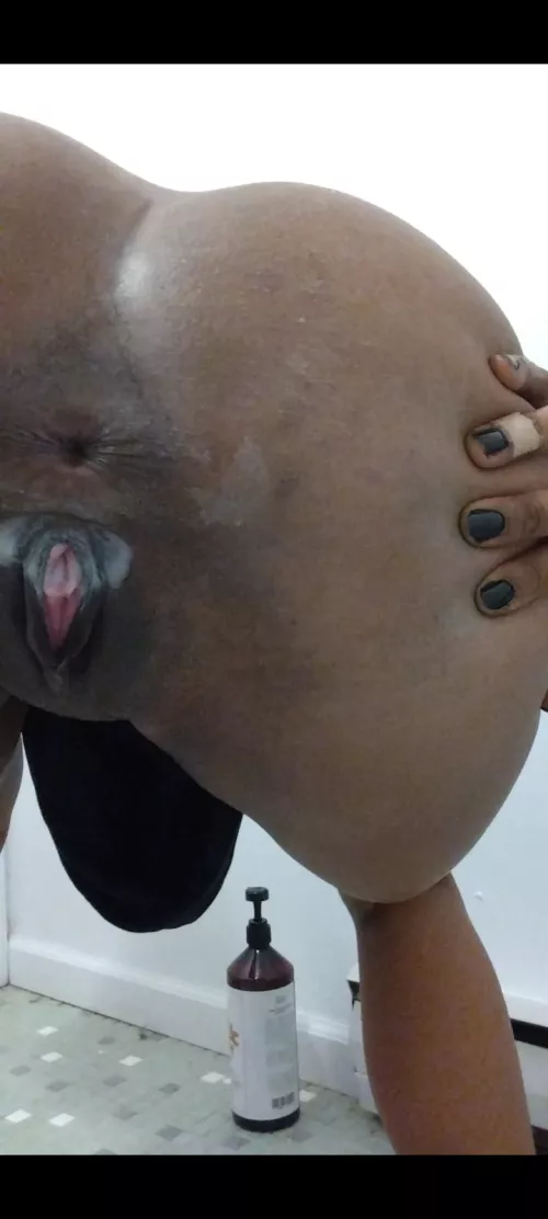 come eat it from the back 🥵👅💦