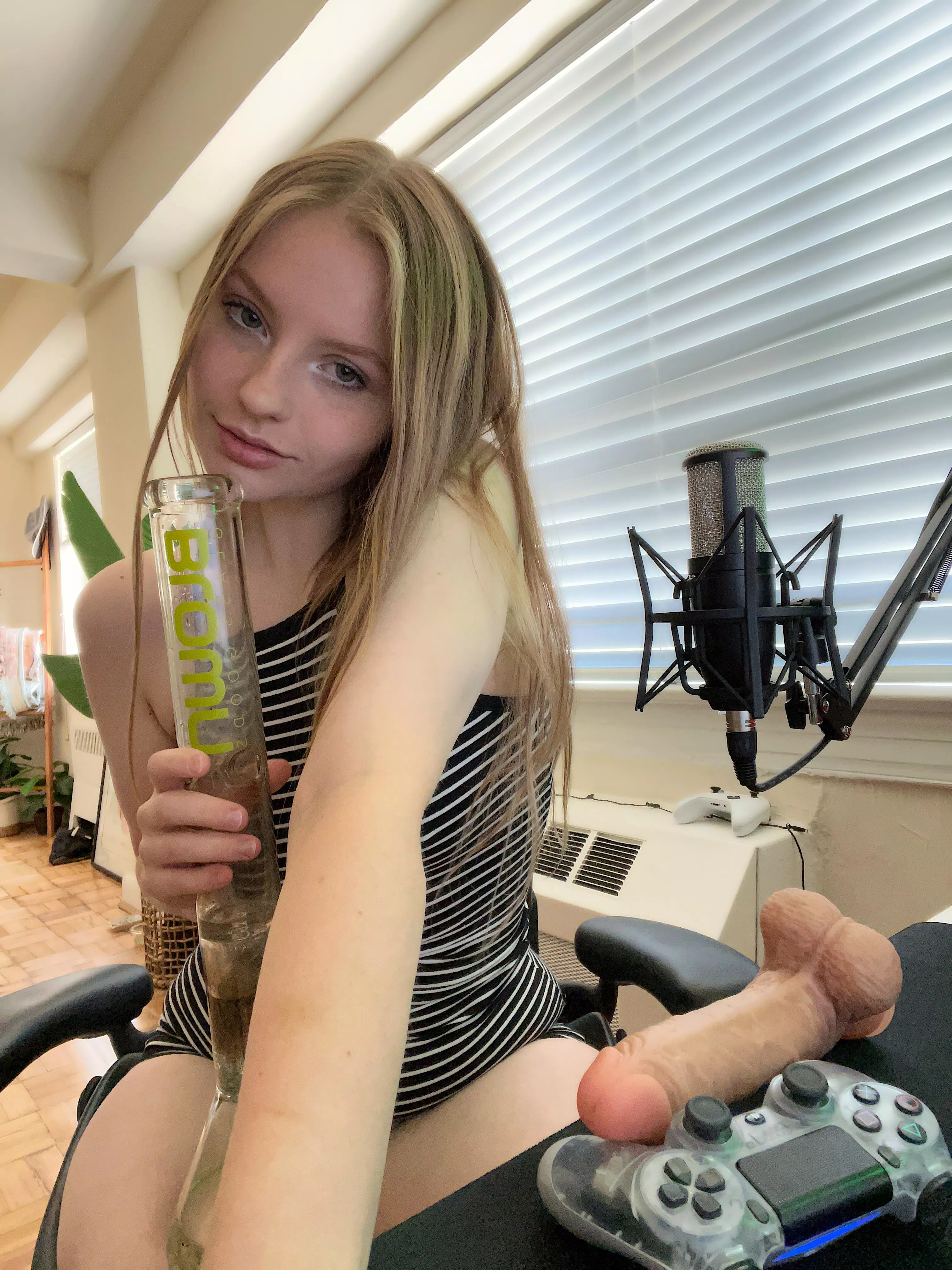 come share this bowl w me baby 🖤