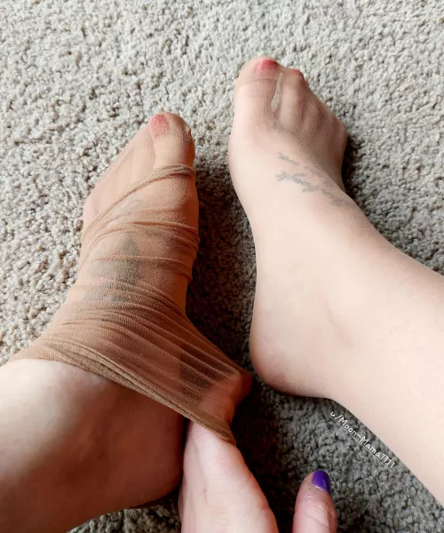 Come take my sweaty nylons off 🥵